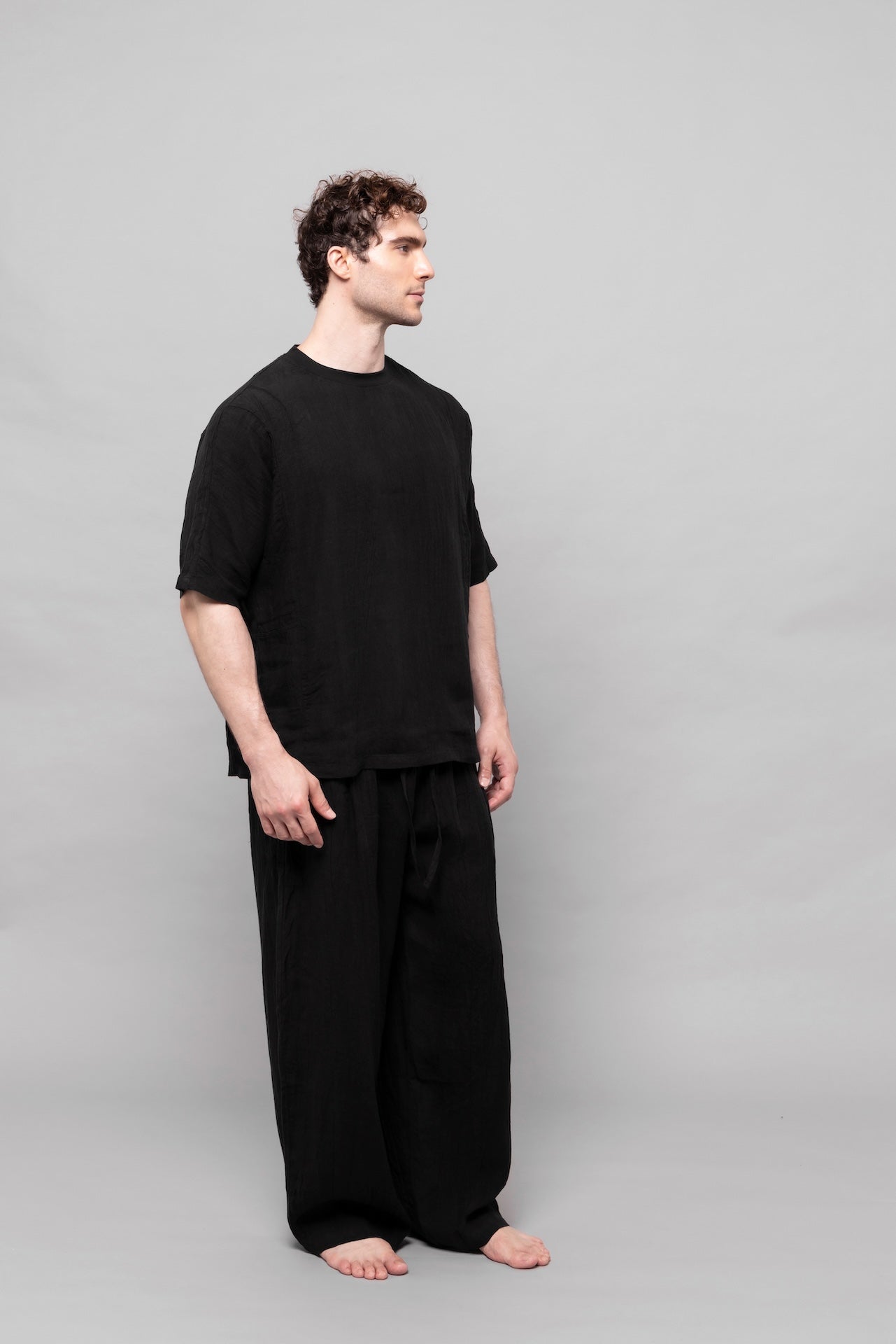 Essential Linen T-Shirt in Black