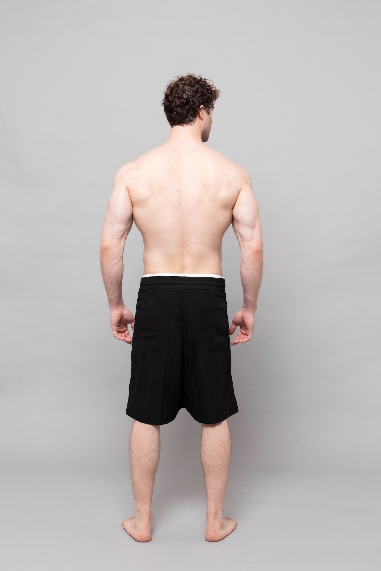 Fluid Cupro Short in Black