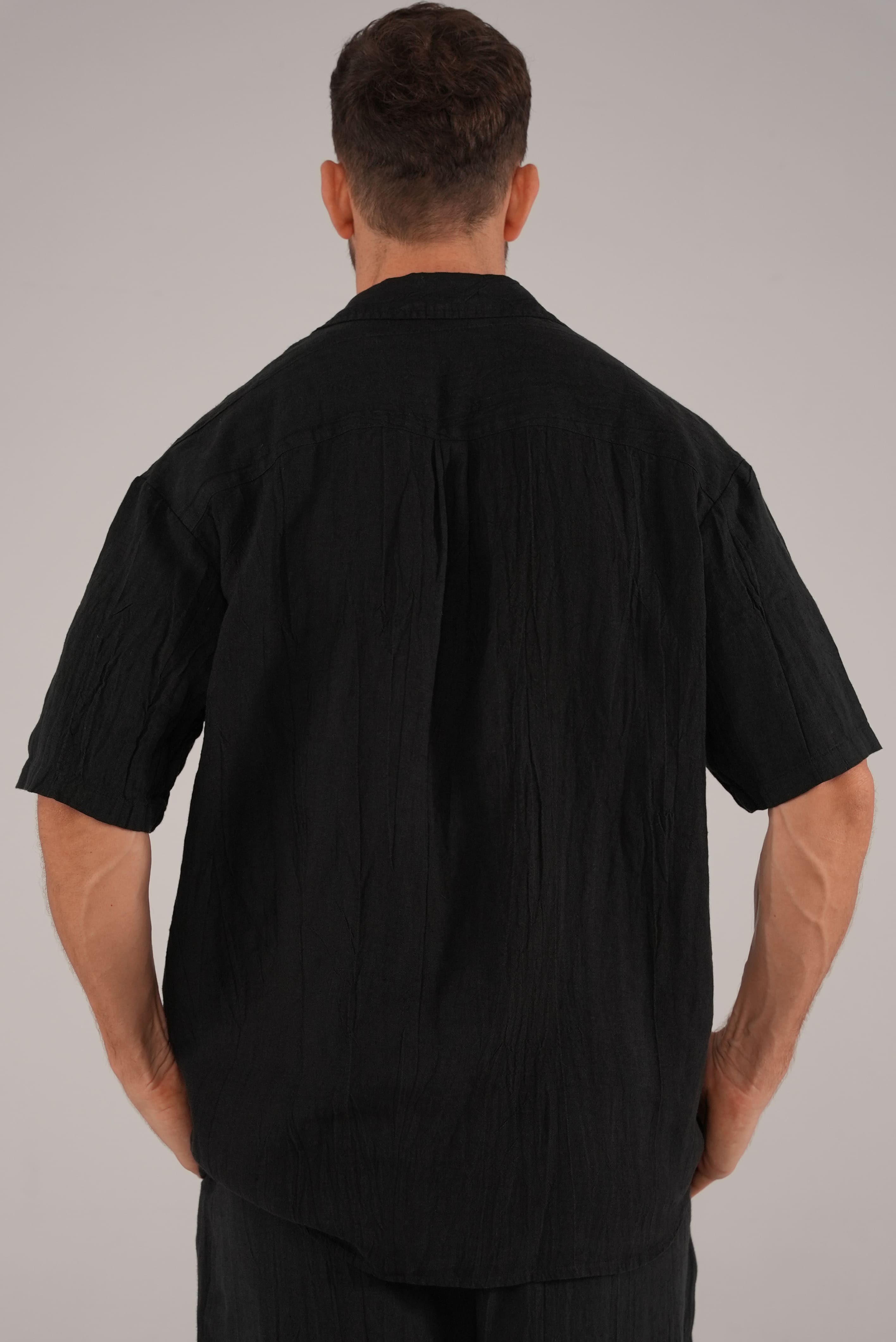 Light Linen Shirt in Black
