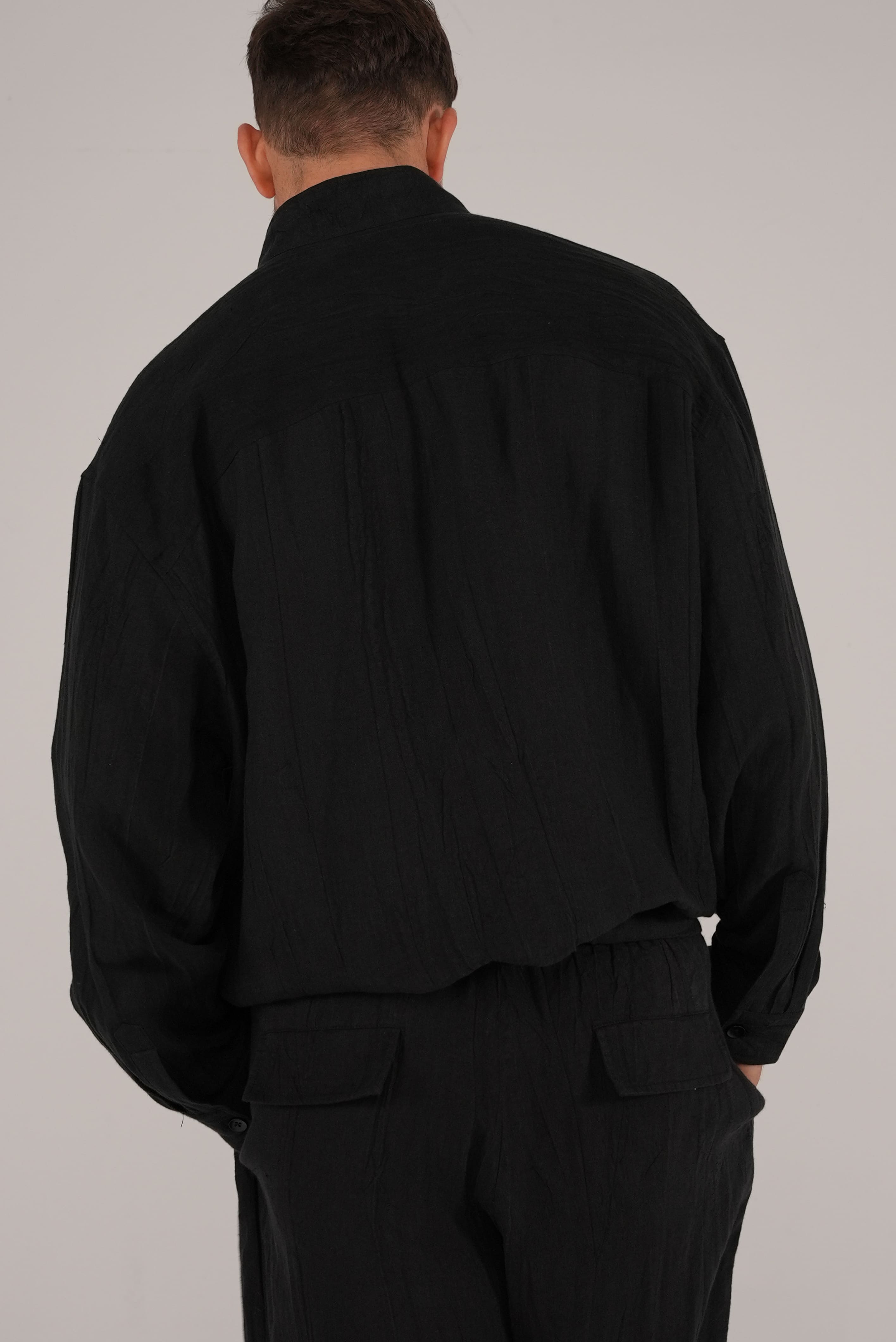 Clean Linen Shirt in Black