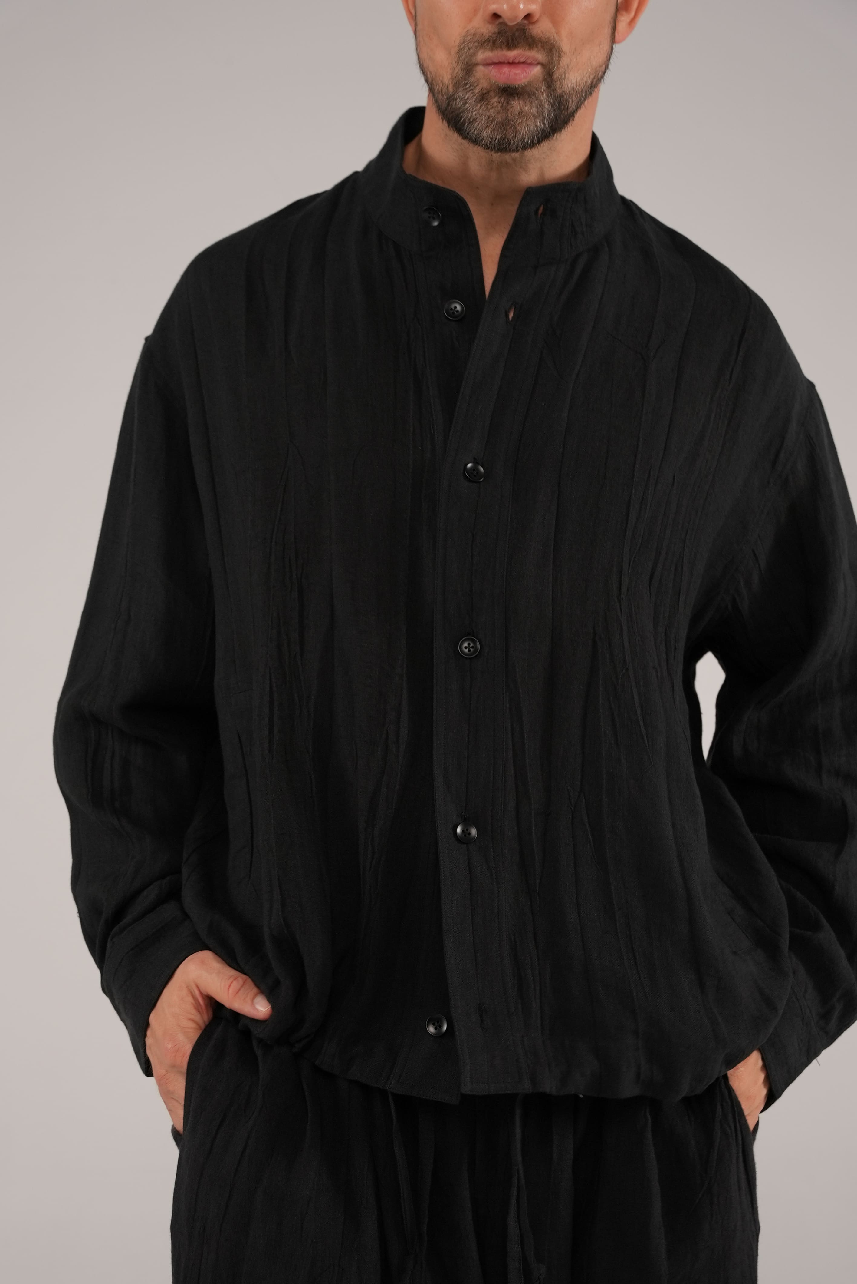 Clean Linen Shirt in Black