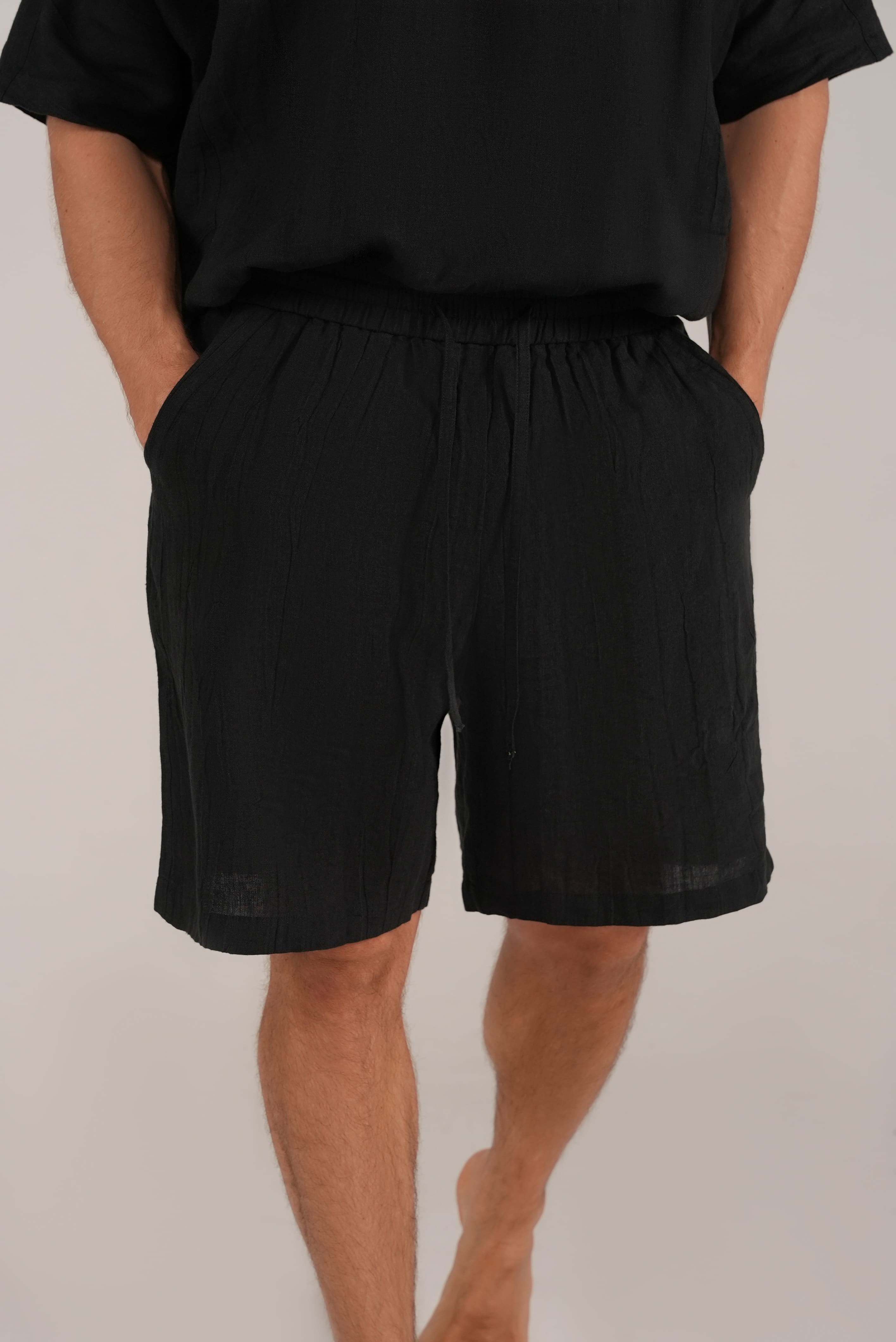 Flow Linen Shorts in Black