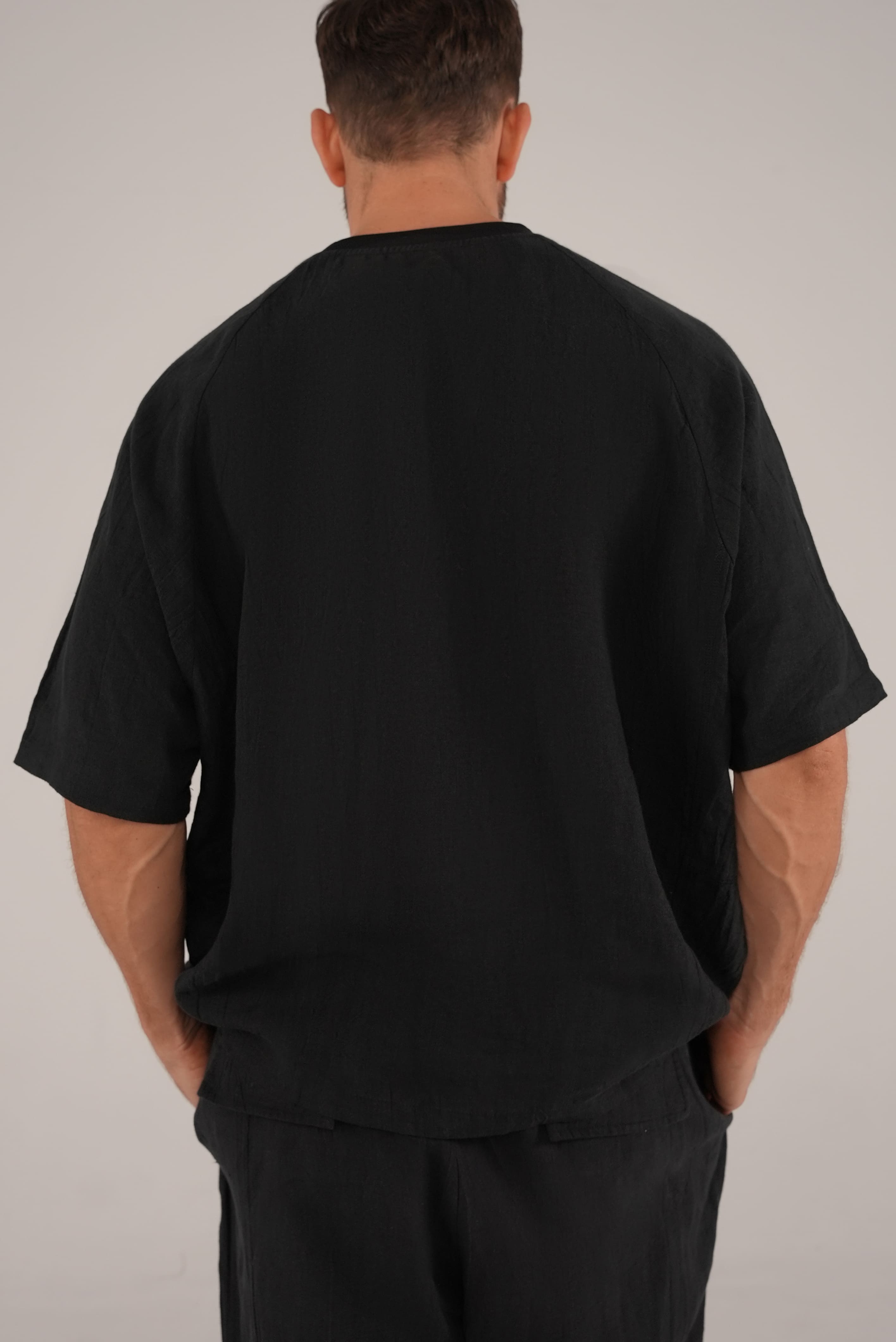 Essential Linen T-Shirt in Black